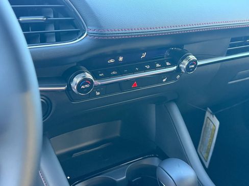 New 2026 MAZDA MAZDA3 Carbon image 22