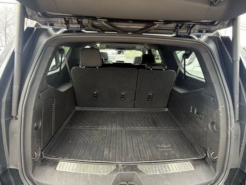 Used 2023 Chevrolet Suburban Z71 w/ Off-Road Capability Package image 10