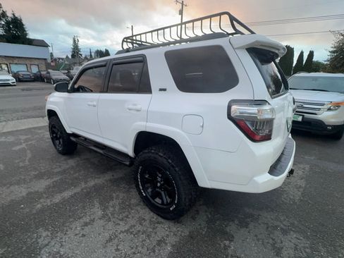Used 2015 Toyota 4Runner SR5 image 8