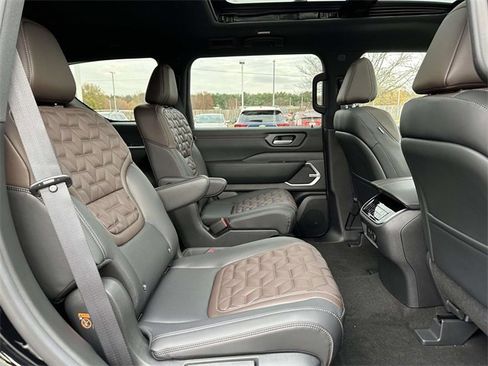 New 2026 Nissan Armada Platinum Reserve image 11