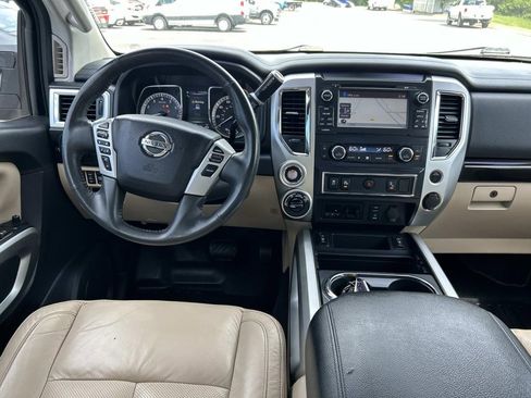 Used 2017 Nissan Titan SV AWD/4WD image 21