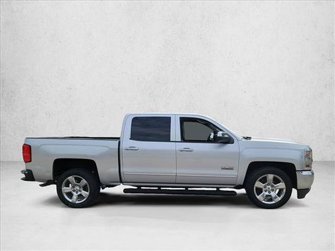 Used 2017 Chevrolet Silverado 1500 LT w/ Texas Edition RWD image 4