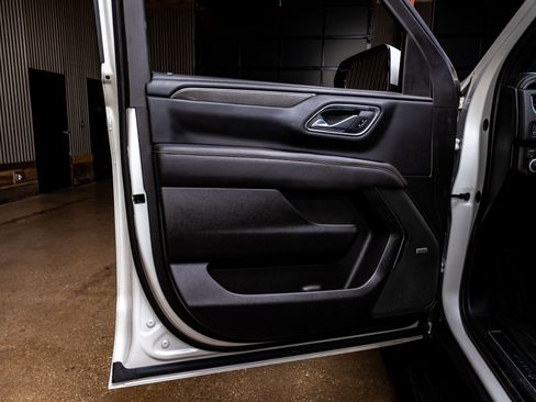 Used 2023 GMC Yukon AT4 image 34