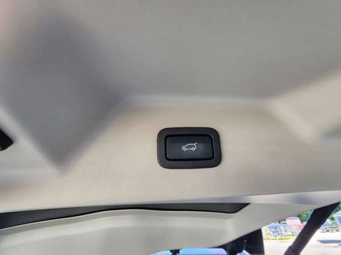 Used 2019 Land Rover Range Rover Supercharged AWD/4WD image 16