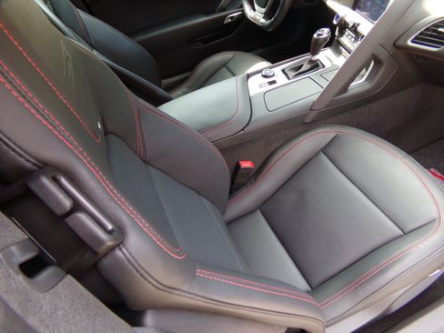 Used 2019 Chevrolet Corvette Z06 RWD image 25