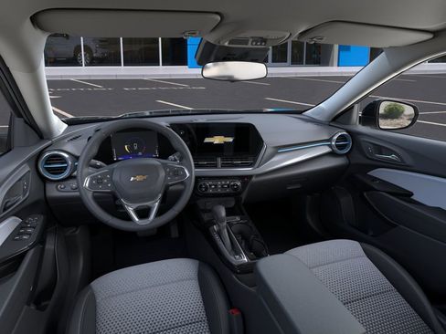 New 2026 Chevrolet Trax LT w/ LT Convenience Package FWD image 15