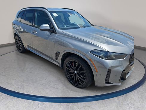 Used 2024 BMW X5 xDrive40i w/ M Sport Package AWD/4WD image 3