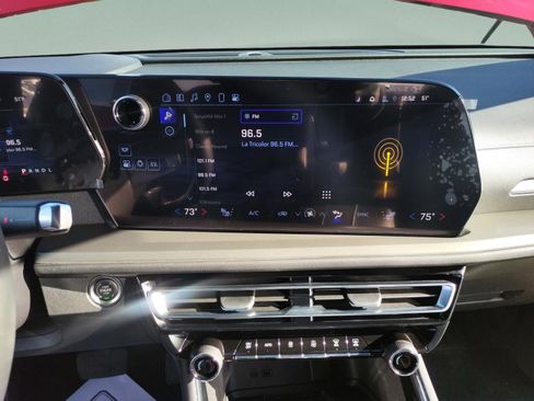 Used 2024 Chevrolet Traverse LT w/ Trailering Package image 29