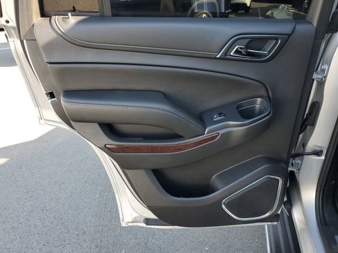 Used 2017 GMC Yukon SLT w/ Open Road Package image 19