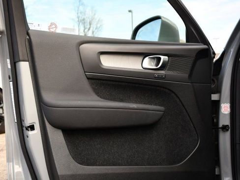 Certified 2025 Volvo XC40 B5 Plus image 10