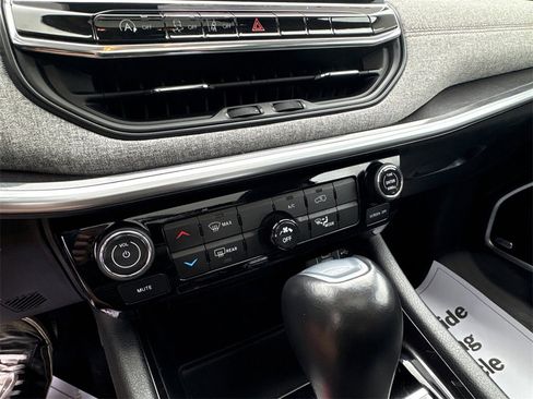 Used 2022 Jeep Compass Latitude w/ Sun and Sound Group image 25