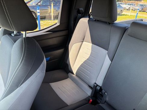 Used 2025 Toyota Tacoma TRD Off-Road image 40