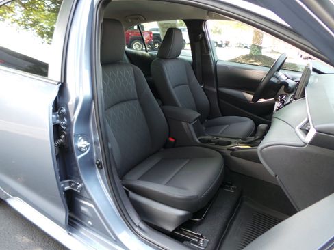 Used 2025 Toyota Corolla LE FWD image 16