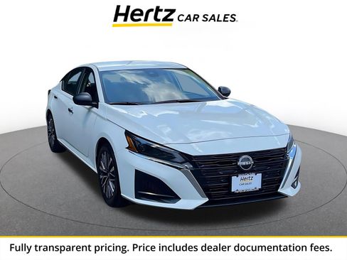 Used 2025 Nissan Altima 2.5 SV FWD image 1