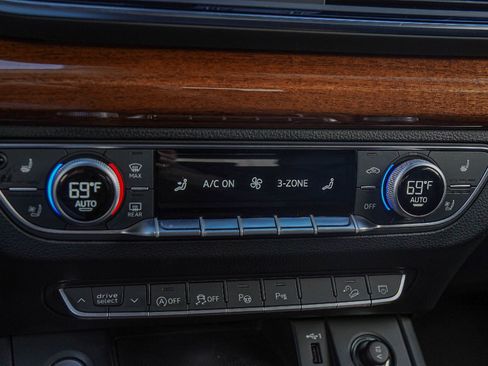 Used 2022 Audi Q5 2.0T Prestige image 17