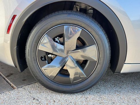 New 2026 Toyota Prius LE image 7