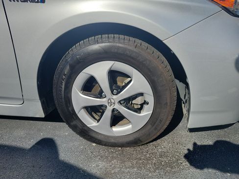 Used 2015 Toyota Prius Three FWD image 5