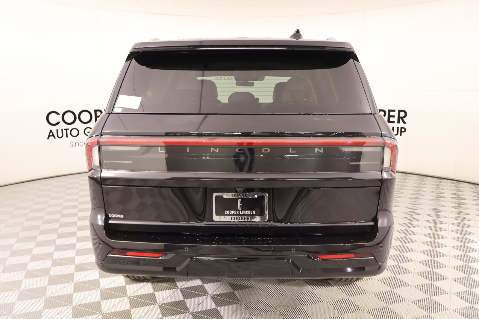 New 2026 Lincoln Navigator Premiere AWD/4WD image 22