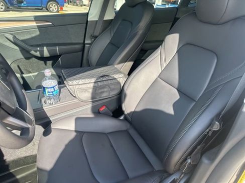 Used 2024 Tesla Model Y Performance image 21