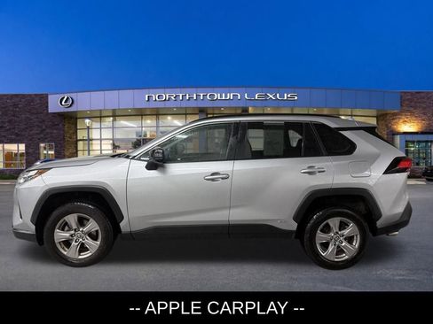Used 2024 Toyota RAV4 LE AWD/4WD image 3
