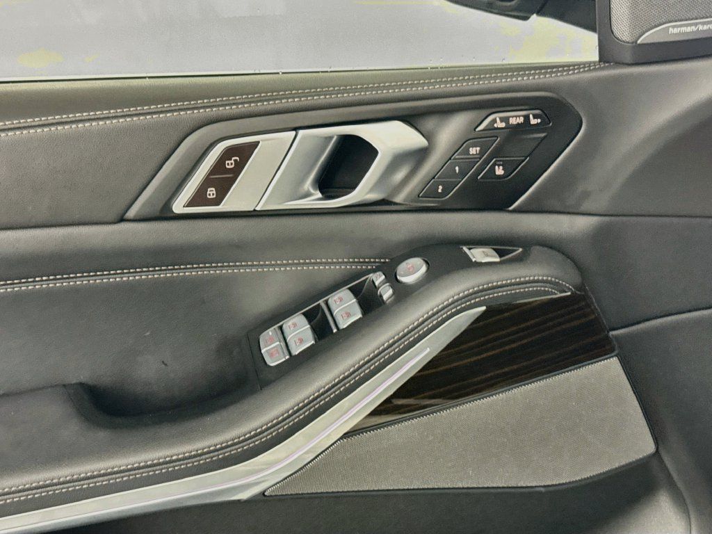 Used 2024 BMW X7 xDrive40i AWD/4WD image 18