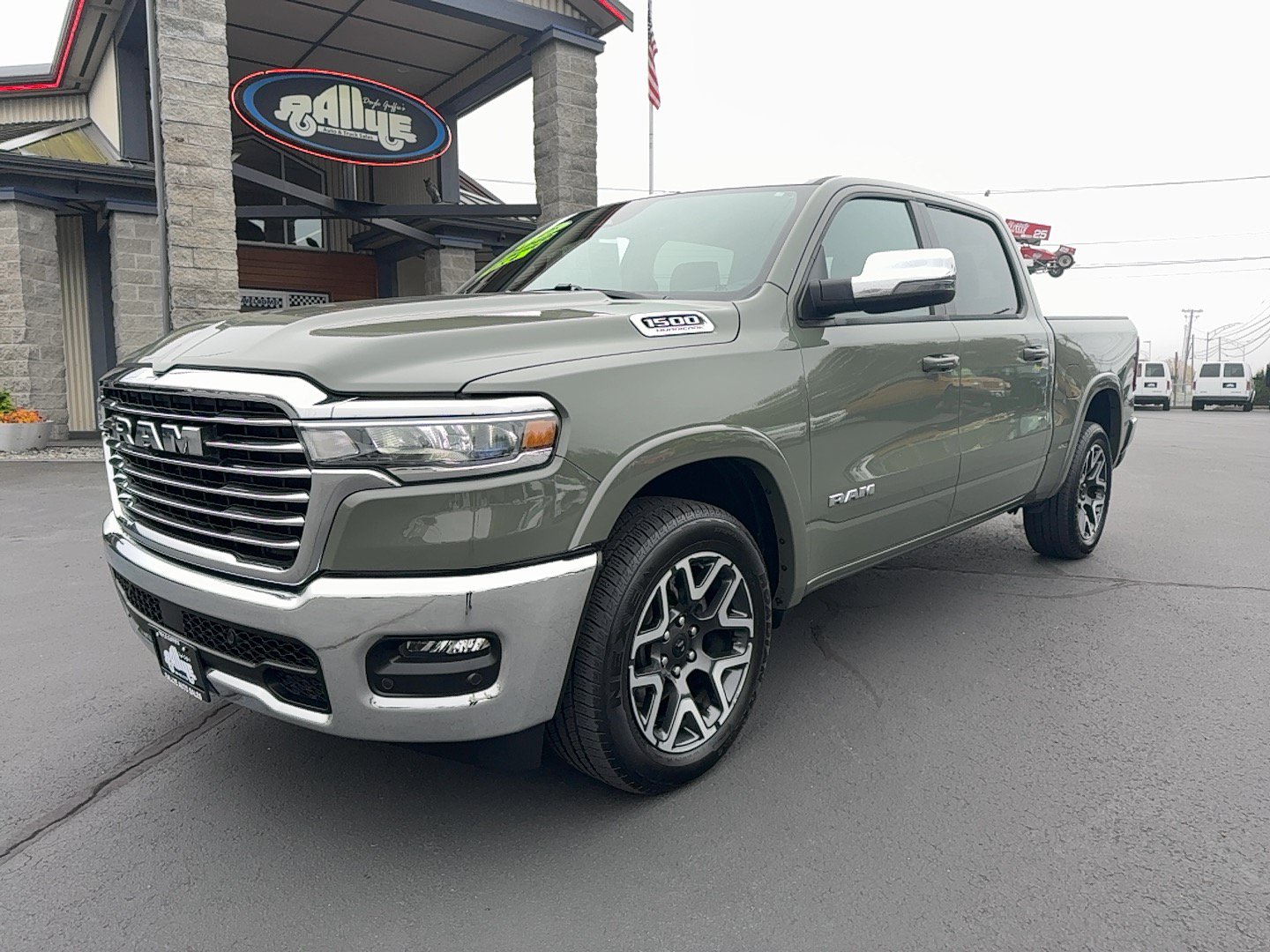 Used 2026 RAM 1500 Laramie AWD/4WD image 1