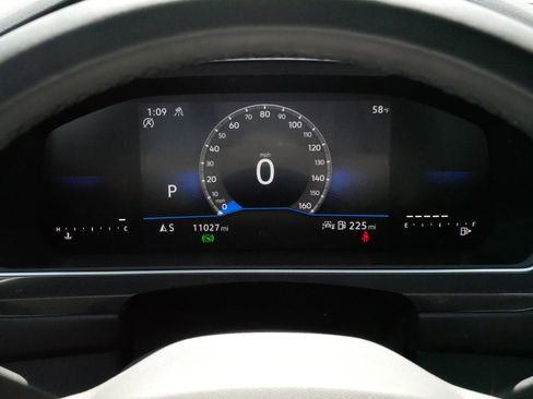 Certified 2024 Volkswagen Tiguan SE R-Line image 21