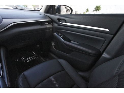 Certified 2025 Nissan Altima 2.5 SR AWD/4WD image 12