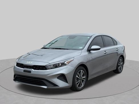 Used 2024 Kia Forte LXS FWD image 12