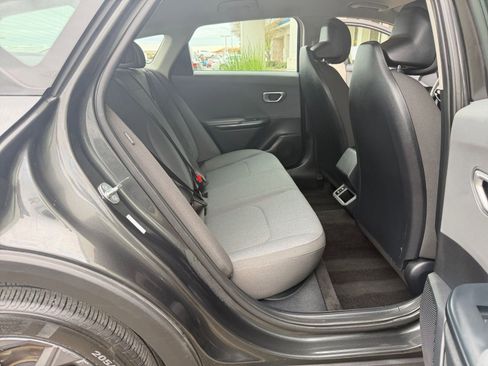 Used 2025 Kia K4 LXS image 28