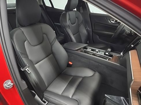 Used 2023 Volvo S60 B5 Ultimate image 15