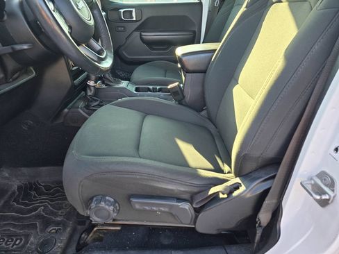 Used 2018 Jeep Wrangler Unlimited Sport S AWD/4WD image 10