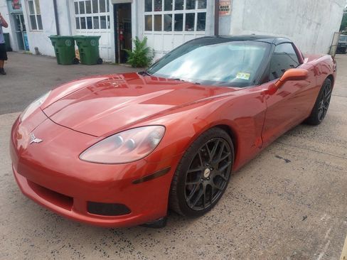 Used 2005 Chevrolet Corvette Coupe w/ Preferred Equipment Group RWD image 4