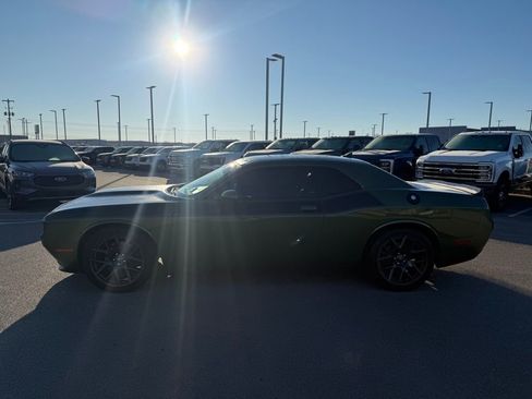 Used 2018 Dodge Challenger T/A image 37