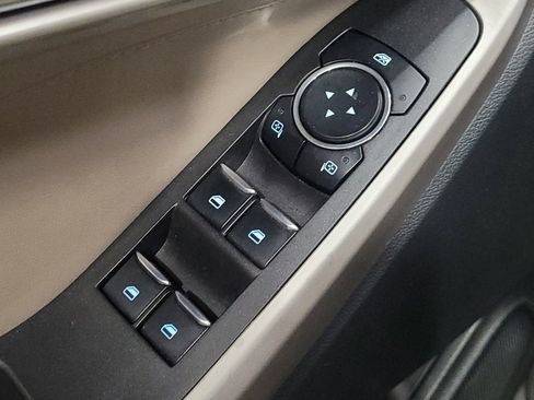 Used 2023 Ford Explorer XLT w/ Equipment Group 202A image 27