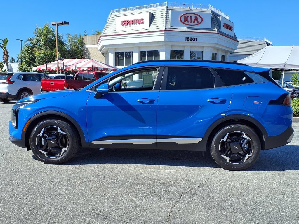 Certified 2026 Kia Sportage EX w/ EX Panorama Roof Package FWD image 4