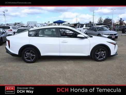 Used 2025 Kia K4 LXS image 5