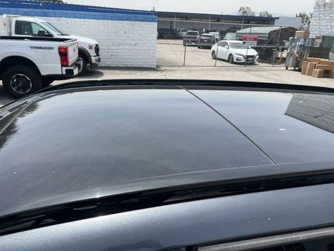 Used 2021 Kia Sorento EX w/ Panoramic Sunroof Package FWD image 11