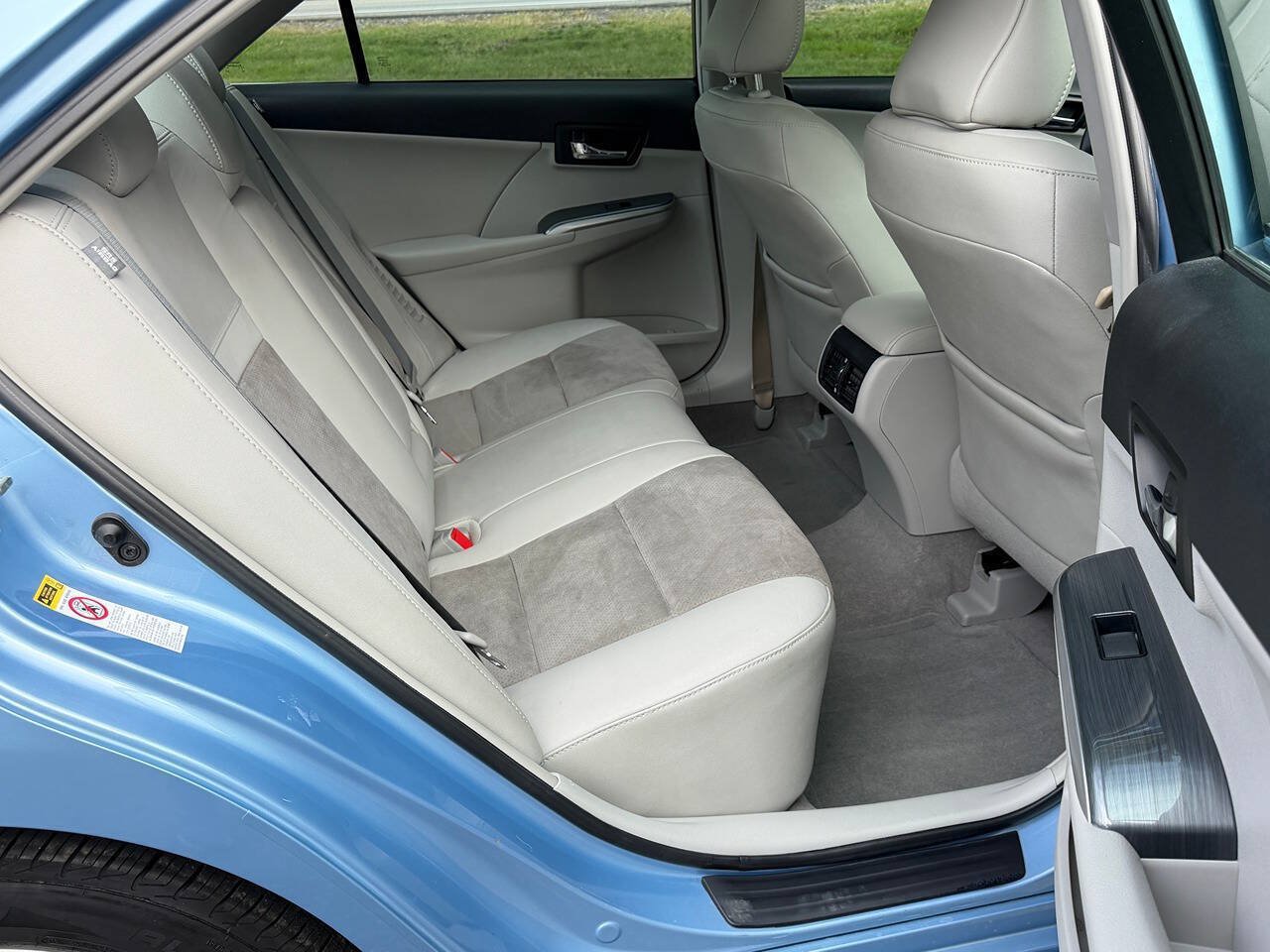Used 2012 Toyota Camry XLE w/ Leather Pkg FWD image 13
