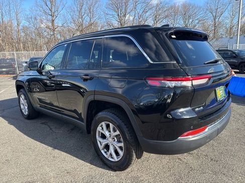 Used 2022 Jeep Grand Cherokee Limited image 20