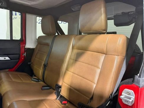 Used 2011 Jeep Wrangler Unlimited Sahara AWD/4WD image 20