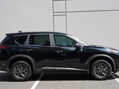 Used 2023 Nissan Rogue S FWD image 45