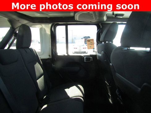 Used 2025 Jeep Wrangler Unlimited Rubicon w/ Convenience Group image 12