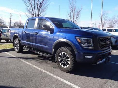 Used 2021 Nissan Titan PRO-4X w/ Pro-4x Convenience Package image 4