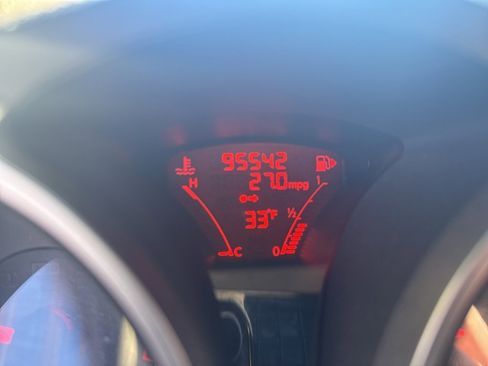 Used 2011 Nissan Juke SV image 6