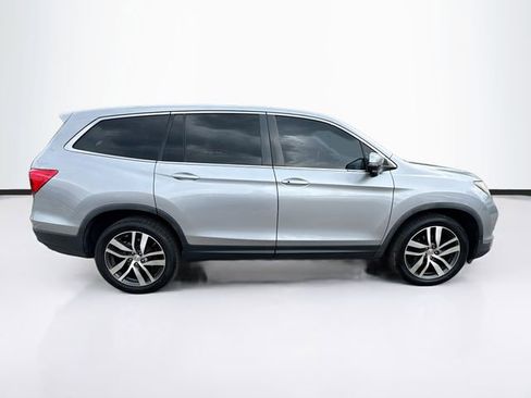 Used 2017 Honda Pilot EX image 6