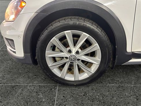 Used 2017 Volkswagen Golf Alltrack SE image 14