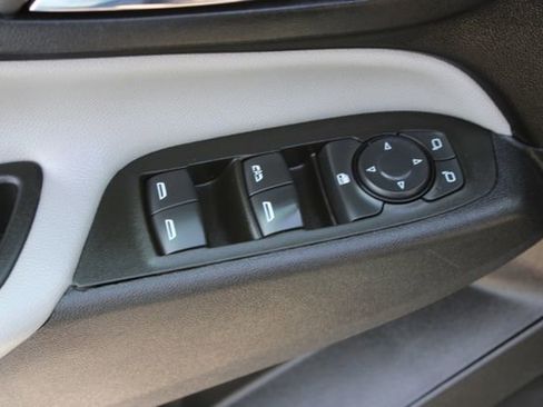 Used 2024 Chevrolet Equinox LS w/ LS Convenience Package FWD image 13