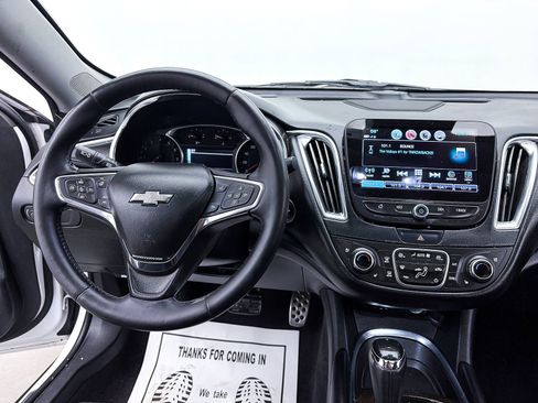 Used 2017 Chevrolet Malibu Premier w/ Premier Sun and Wheel Package image 4