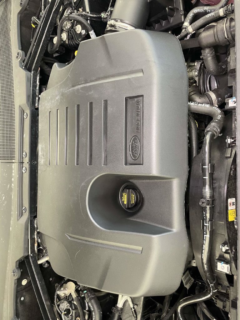 Used 2023 Land Rover Defender 110 X-Dynamic SE AWD/4WD image 25
